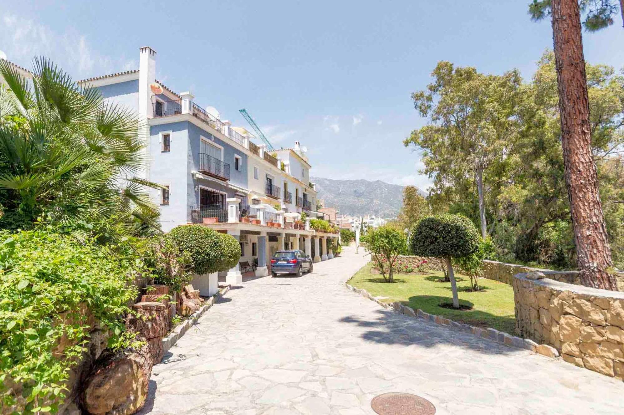 Large Townhouse Golden Mile